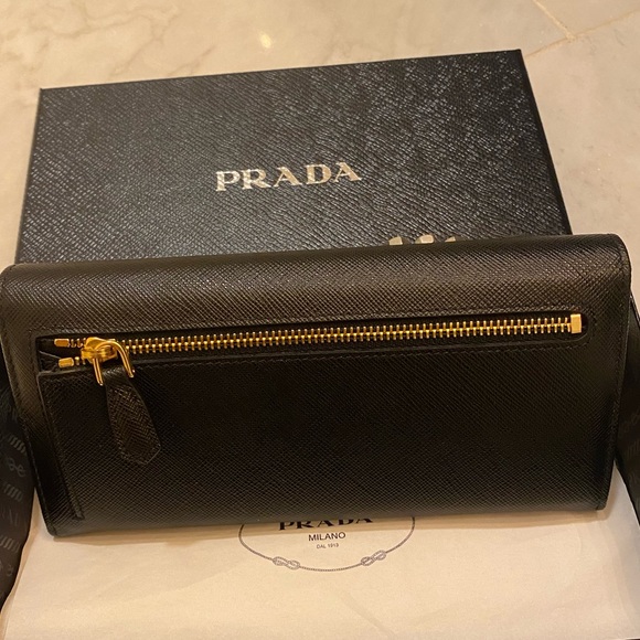 Prada wallet - Picture 3 of 3